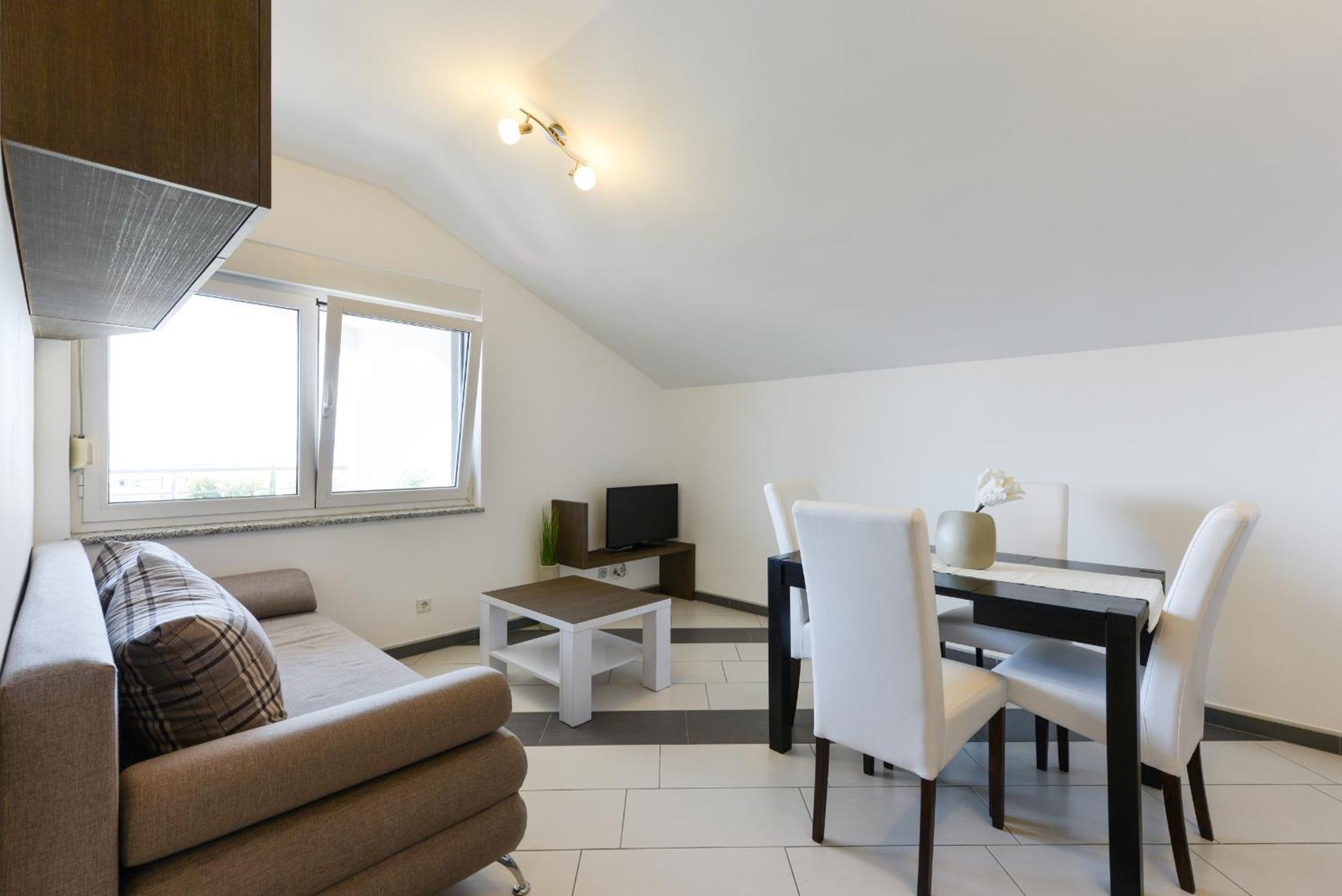 Apartmani Martin Mit Beheiztem Pool With Heated Pool Bibinje Exterior photo